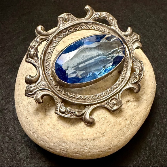 Art Deco 1920s Vintage Silver Pot Metal Brooch with Blue Gemstone - Picture 3 of 9